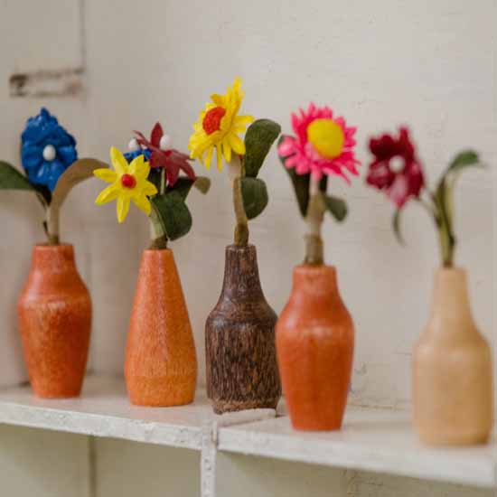 set of 5 vintage mini vases of flowers
